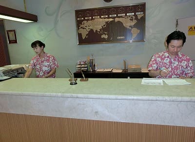 rako華乃井ホテルフロント