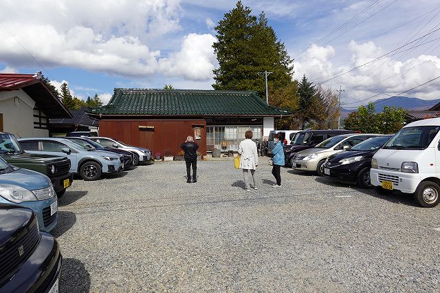 手打ち蕎麦12ヶ月の駐車場