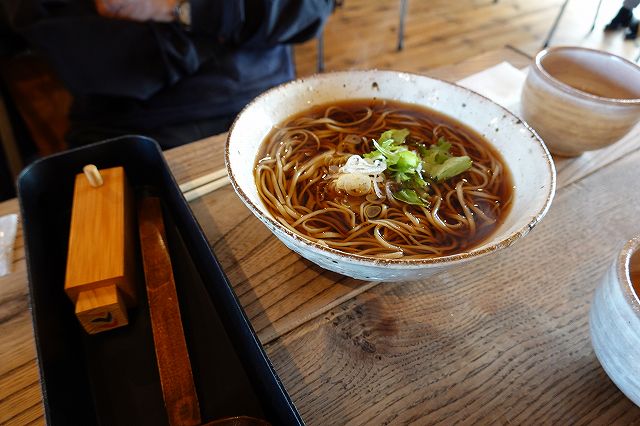 手打ち蕎麦12ヶ月の温かい蕎麦