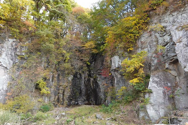 幕岩の紅葉