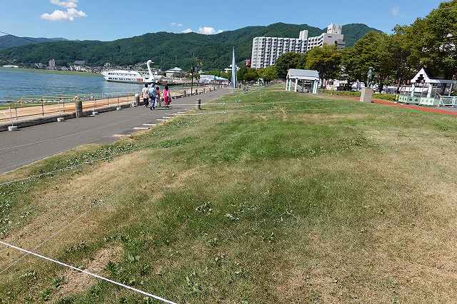 諏訪湖湖畔公園