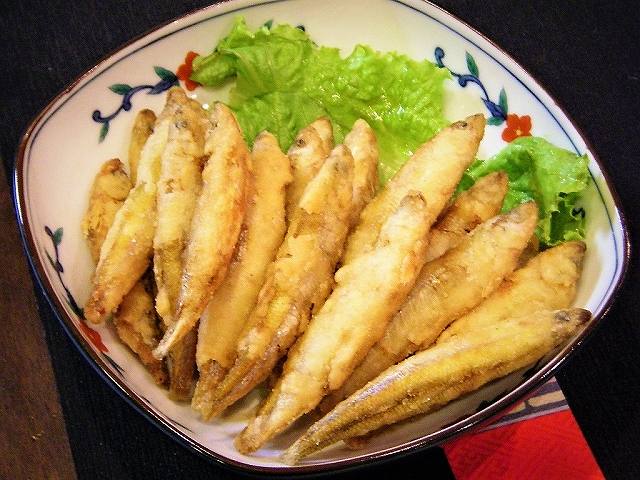 釣ったワカサギはその場で天ぷら